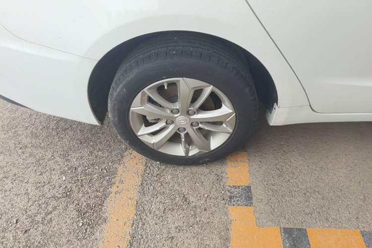 Used Geely Auto Emgrand GL 2021 UP 1.4T CVT Leading Edition Right Rear Wheel Hub