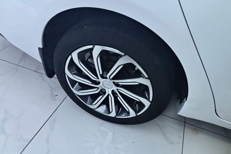 Used Geely Auto Emgrand GL 2021 UP 1.4T CVT Luxury Edition Right Rear Wheel Hub