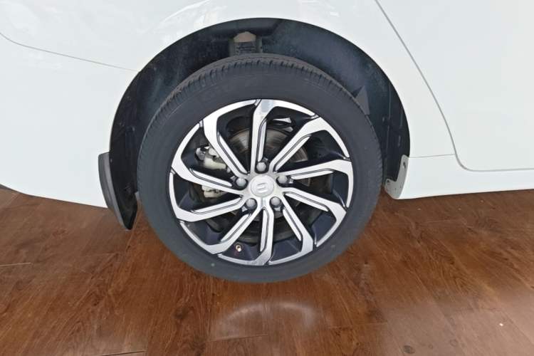 Used Geely Auto Emgrand GL 2021 UP 1.4T CVT Luxury Edition Right Rear Wheel Hub