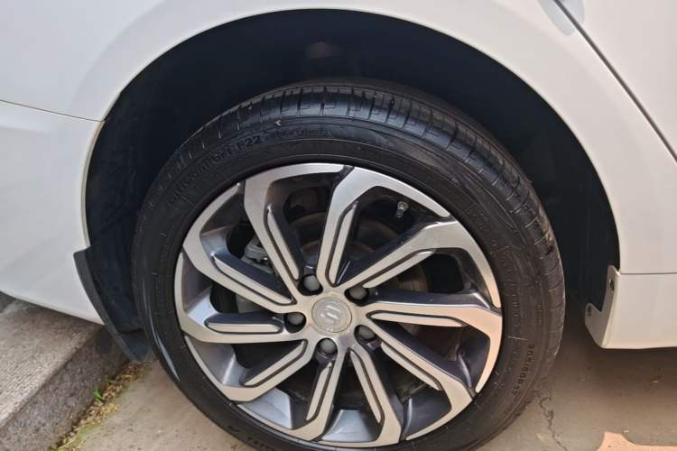 Used Geely Auto Emgrand GL 2021 UP 1.4T CVT Luxury Edition Right Rear Wheel Hub