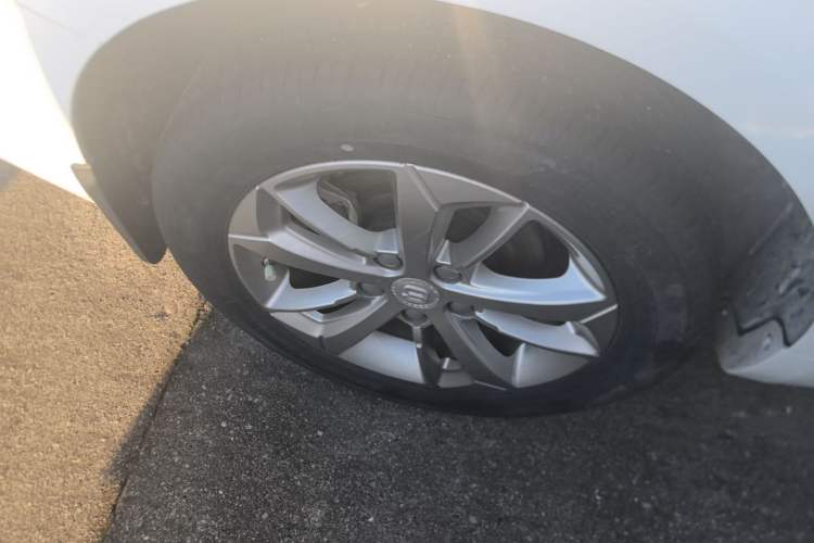 Used Geely Auto Emgrand GL 2021 UP 1.4T CVT Leading Edition Right Rear Wheel Hub