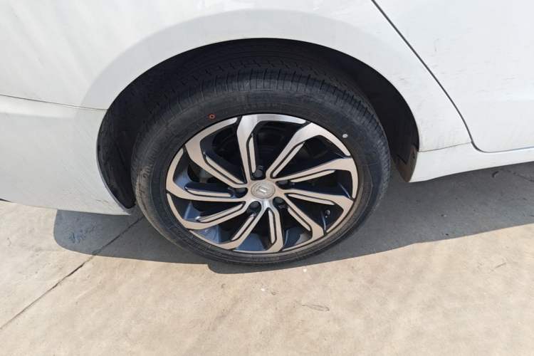 Used Geely Auto Emgrand GL 2021 UP 1.4T CVT Luxury Edition Right Rear Wheel Hub