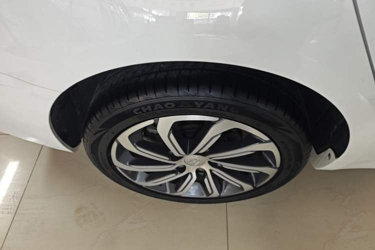 Used Geely Auto Emgrand GL 2021 UP 1.4T CVT Luxury Edition Right Rear Wheel Hub