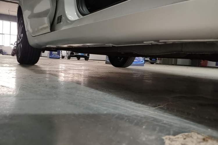Used Geely Auto Emgrand GL 2021 UP 1.4T CVT Flagship Model Right Side Sill