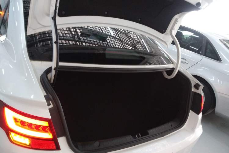 Used Geely Auto Emgrand GL 2021 UP 1.4T CVT Leading Edition Trunk