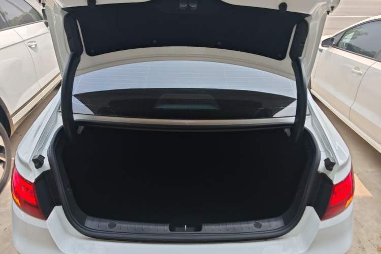 Used Geely Auto Emgrand GL 2021 UP 1.4T CVT Luxury Edition Trunk