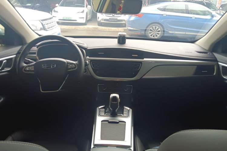 Used Geely Auto Emgrand GL New Energy 2019 1.5T DCT Smart Leading Version Center Console
