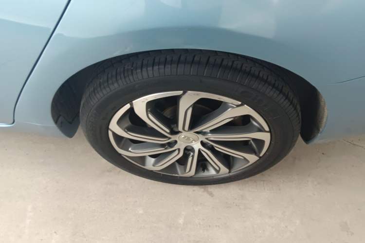 Used Geely Auto Emgrand GL New Energy 2019 1.5T DCT Smart Leading Version Left Rear Wheel Hub