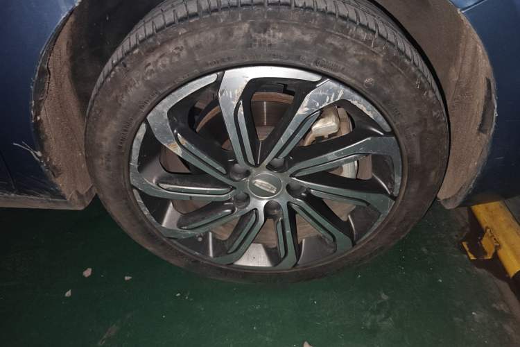 Used Geely Auto Emgrand GL New Energy 2019 1.5T DCT Smart Leading Version Right Front Wheel Hub