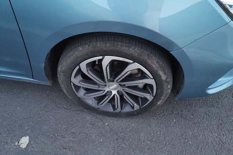 Used Geely Auto Emgrand GL New Energy 2019 1.5T DCT Smart Leading Version Right Front Wheel Hub