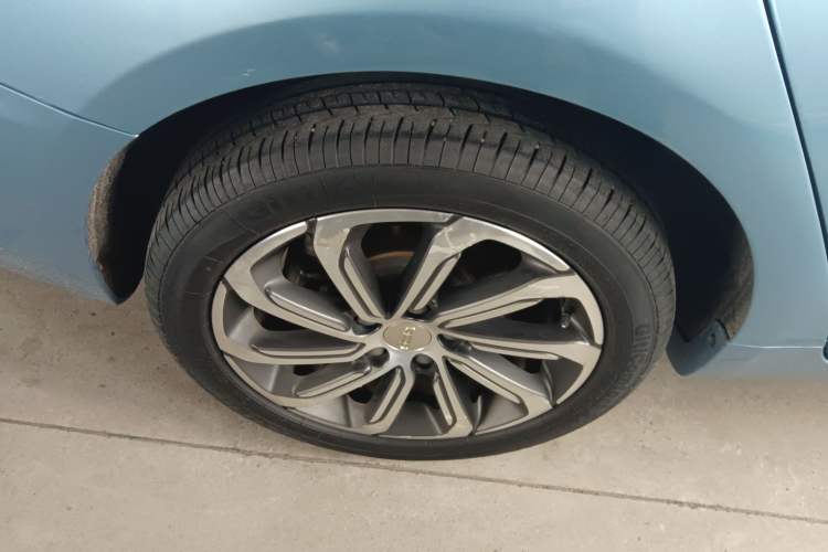 Used Geely Auto Emgrand GL New Energy 2019 1.5T DCT Smart Leading Version Right Rear Wheel Hub