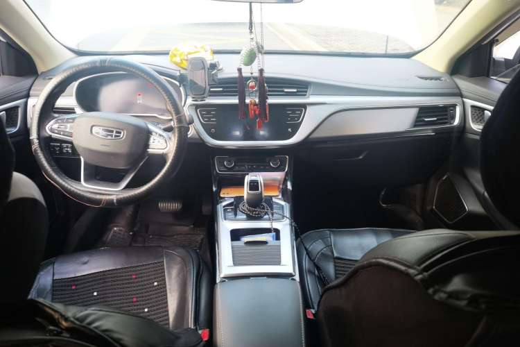 Used Geely Auto Emgrand GL New Energy 2019 1.5T DCT Zhiyue Model Center Console