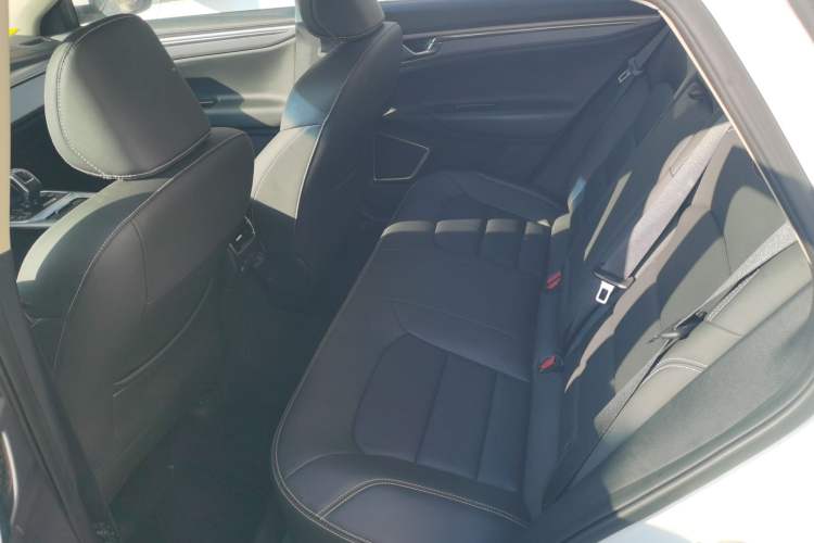 Used Geely Auto Emgrand GL New Energy 2019 1.5T DCT Zhiyue Model Left Rear Seat