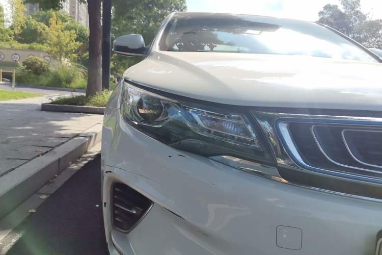 Used Geely Auto Emgrand GL New Energy 2019 1.5T DCT Zhiyue Model Right Front Headlight