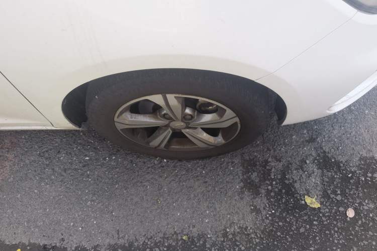 Used Geely Auto Emgrand GL New Energy 2019 1.5T DCT Zhiyue Model Right Front Wheel Hub