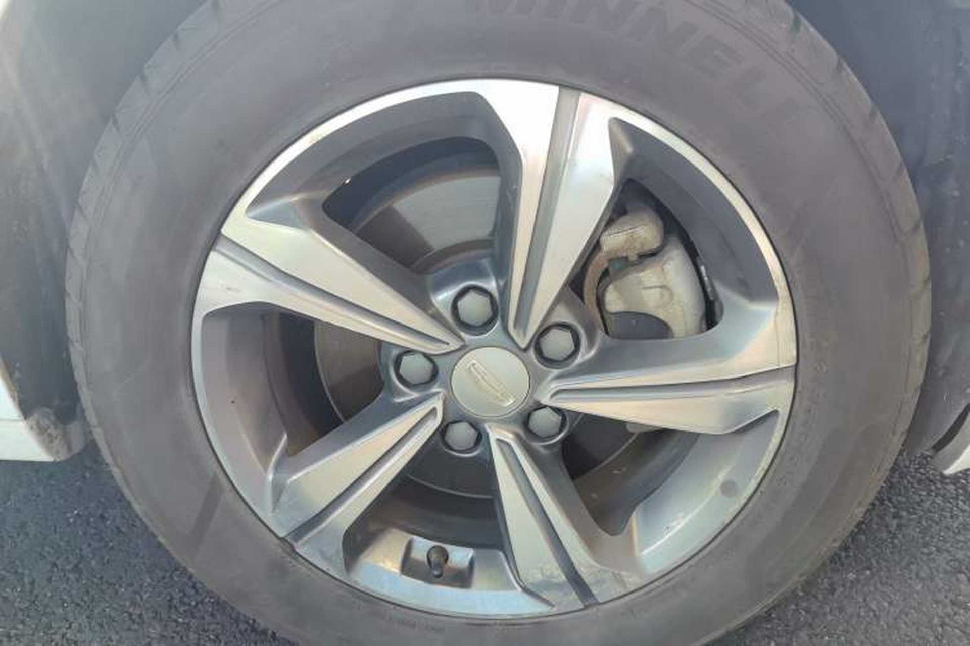 Used Geely Auto Emgrand GL New Energy 2019 1.5T DCT Zhiyue Model Right Front Wheel Hub