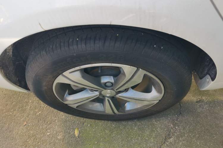 Used Geely Auto Emgrand GL New Energy 2019 1.5T DCT Zhiyue Model Right Rear Wheel Hub