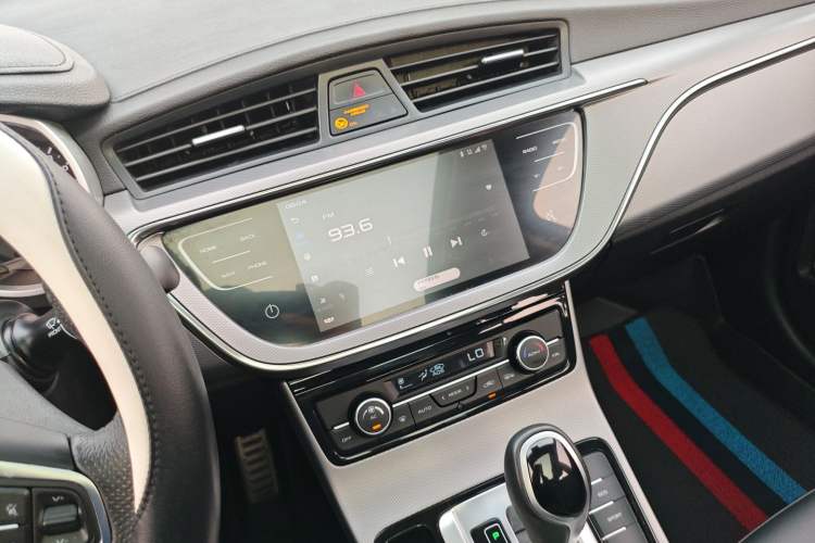 Used Geely Auto Emgrand GS 2018 Lingchao Edition 1.4T Automatic LingShang Smart Connectivity Model Audio And AC Panel