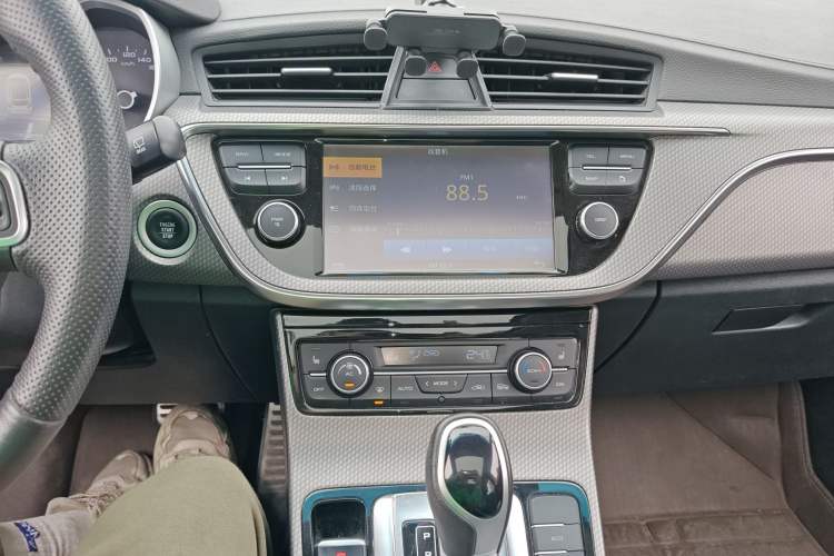 Used Geely Auto Emgrand GS 2017 Sport Edition 1.3T Automatic Smart Connectivity Model Audio And AC Panel