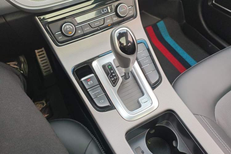 Used Geely Auto Emgrand GS 2018 Lingchao Edition 1.4T Automatic LingShang Smart Connectivity Model Gear Lever
