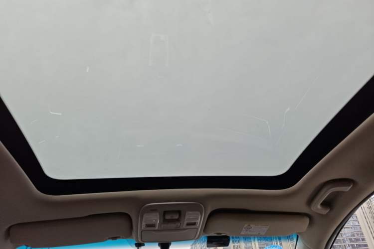 Used Geely Auto Emgrand GS 2017 Sport Edition 1.3T Automatic Smart Connectivity Model Headliner