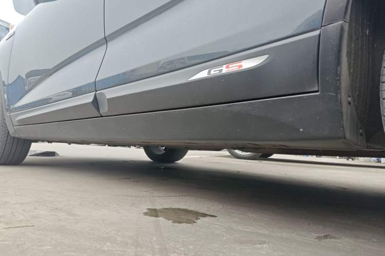 Used Geely Auto Emgrand GS 2017 Sport Edition 1.3T Automatic Smart Connectivity Model Left Side Sill