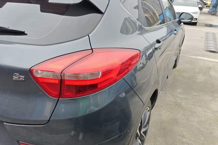Used Geely Auto Emgrand GS 2017 Sport Edition 1.3T Automatic Smart Connectivity Model Right Rear Taillight