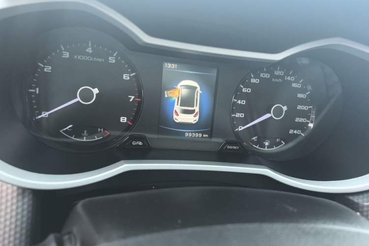 Used Geely Auto Emgrand GS 2017 Sport Edition 1.3T Automatic Smart Connectivity Model Odometer Close Up