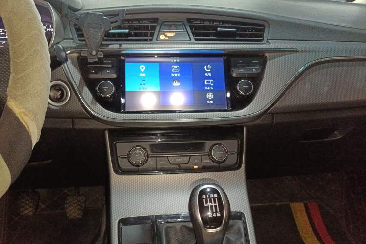 Used Geely Auto Emgrand GS 2016 Elegant Edition 1.8L Manual LingShang Model Audio And AC Panel
