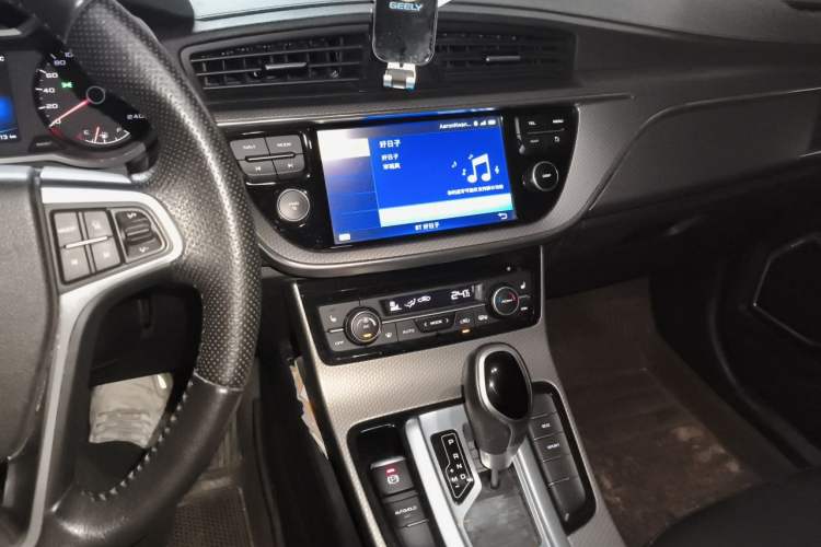 Used Geely Auto Emgrand GS 2016 Elegant Edition 1.3T Automatic ZhenShang Model Audio And AC Panel