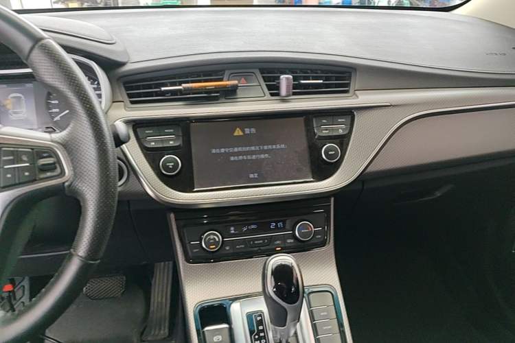 Used Geely Auto Emgrand GS 2016 Elegant Edition 1.8L Automatic LingShang Model Audio And AC Panel