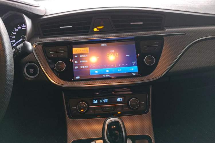 Used Geely Auto Emgrand GS 2016 Elegant Edition 1.8L Automatic LingShang Model Audio And AC Panel