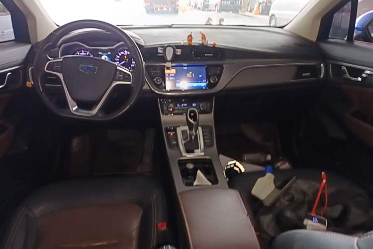 Used Geely Auto Emgrand GS 2016 Elegant Edition 1.3T Automatic ZhenShang Model Center Console