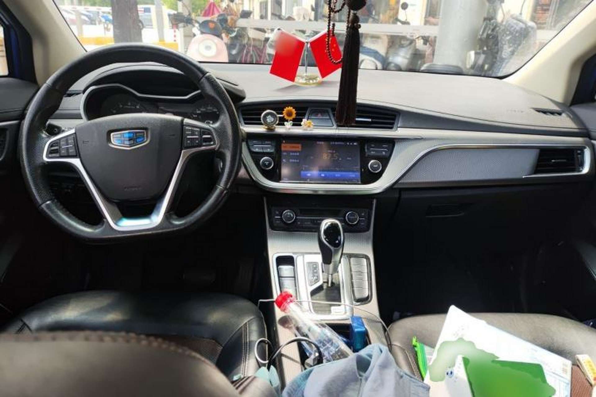 Used Geely Auto Emgrand GS 2016 Elegant Edition 1.3T Automatic ZhenShang Model Center Console