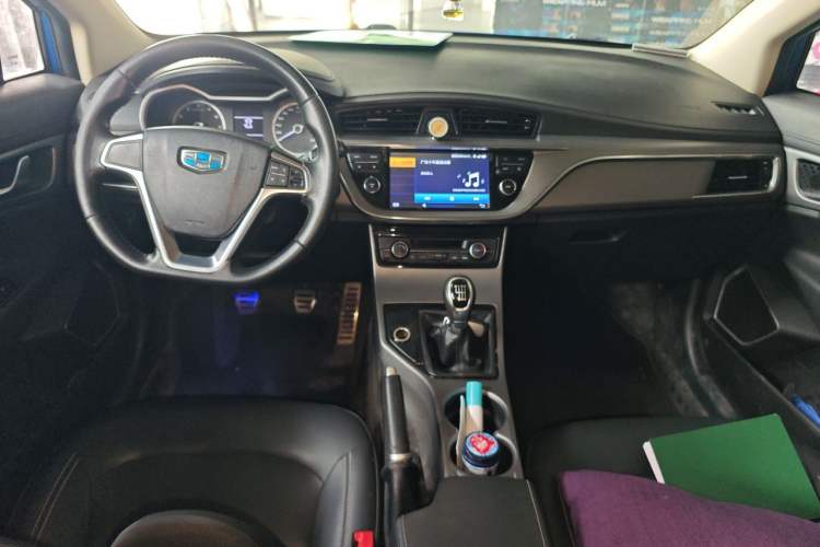 Used Geely Auto Emgrand GS 2016 Sports Edition 1.8L Manual LingShang Model Center Console