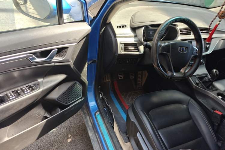 Used Geely Auto Emgrand GS 2016 Sports Edition 1.8L Manual LingShang Model Driver Seat