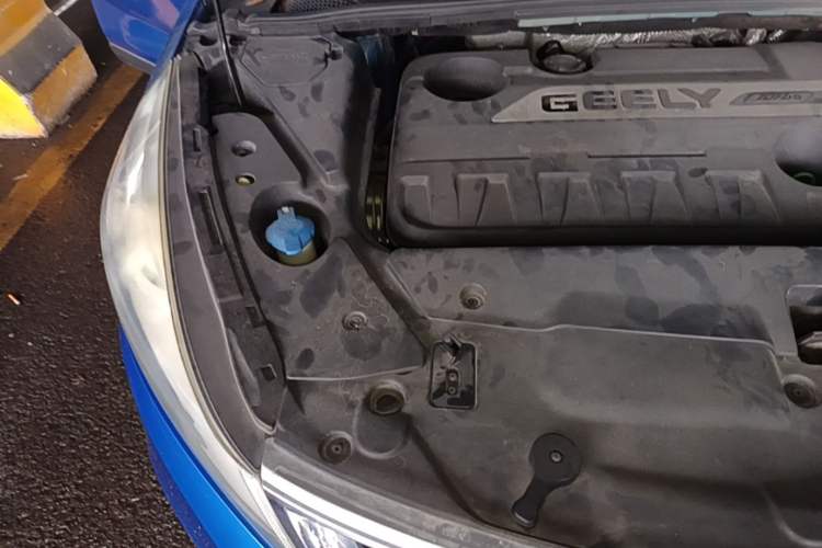 Used Geely Auto Emgrand GS 2016 Elegant Edition 1.3T Automatic ZhenShang Model Engine Bay Right