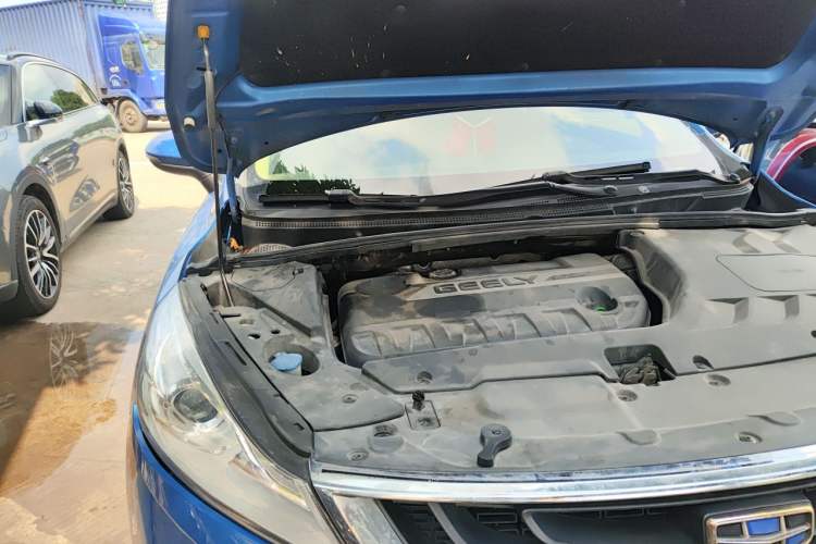 Used Geely Auto Emgrand GS 2016 Elegant Edition 1.3T Automatic ZhenShang Model Engine Bay Right