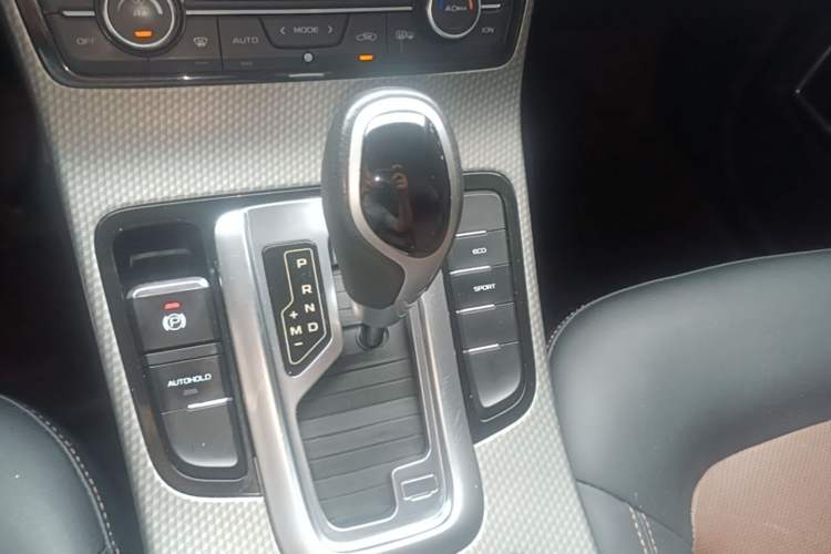 Used Geely Auto Emgrand GS 2016 Sport Edition 1.3T Automatic ZhenShang Model Gear Lever
