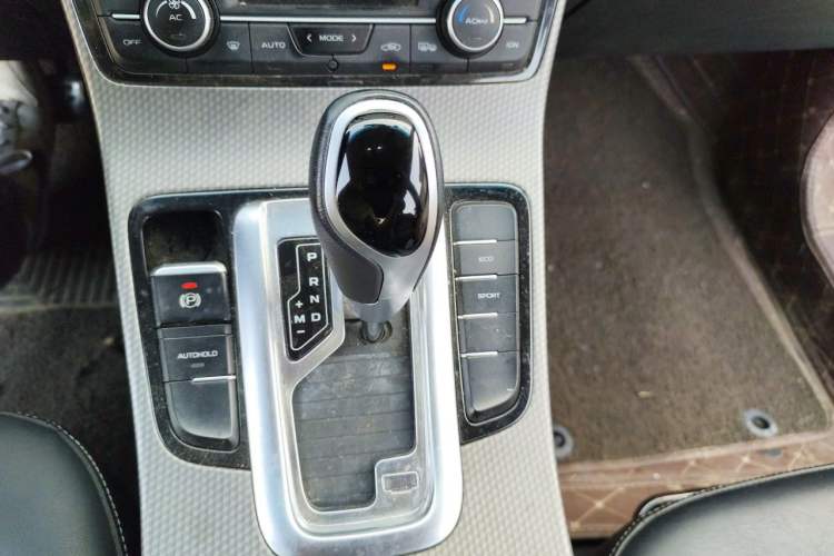Used Geely Auto Emgrand GS 2016 Sport Edition 1.3T Automatic LingShang Model Gear Lever
