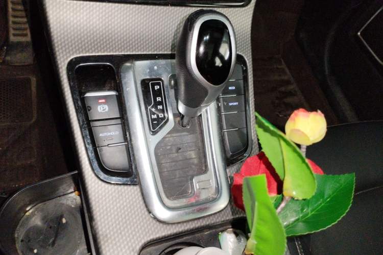 Used Geely Auto Emgrand GS 2016 Sport Edition 1.3T Automatic LingShang Model Gear Lever