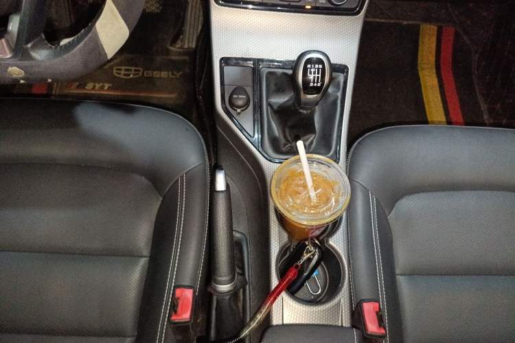 Used Geely Auto Emgrand GS 2016 Elegant Edition 1.8L Manual LingShang Model Gear Lever
