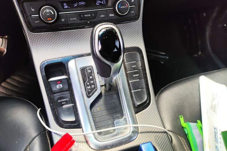 Used Geely Auto Emgrand GS 2016 Elegant Edition 1.3T Automatic ZhenShang Model Gear Lever