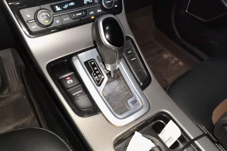 Used Geely Auto Emgrand GS 2016 Elegant Edition 1.3T Automatic ZhenShang Model Gear Lever