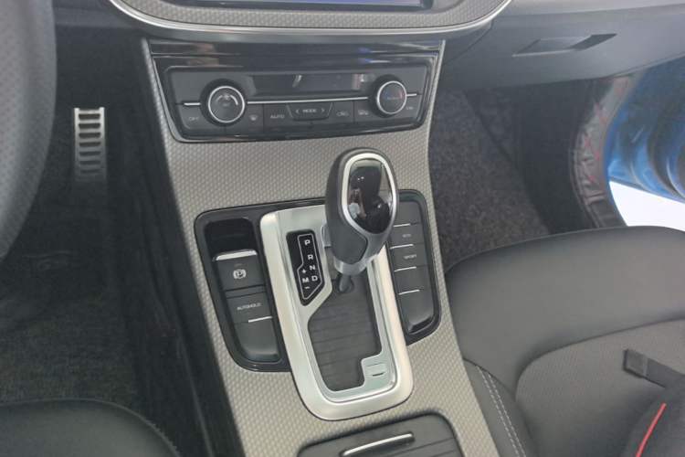 Used Geely Auto Emgrand GS 2016 Sport Edition 1.3T Automatic LingShang Model Gear Lever