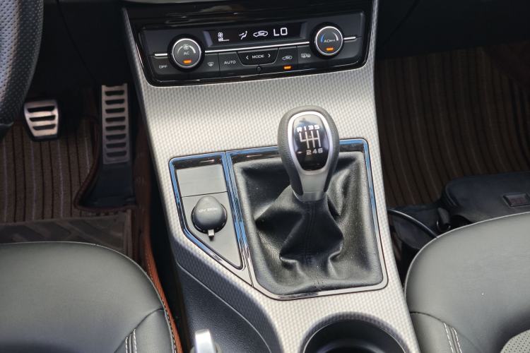 Used Geely Auto Emgrand GS 2016 Sports Edition 1.8L Manual LingShang Model Gear Lever