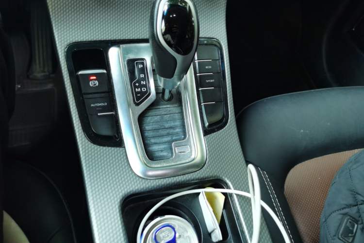 Used Geely Auto Emgrand GS 2016 Elegant Edition 1.3T Automatic ZhenShang Model Gear Lever