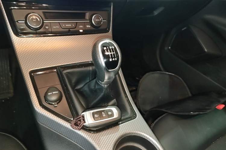 Used Geely Auto Emgrand GS 2016 Elegant Edition 1.8L Manual LingShang Model Gear Lever