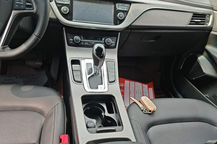 Used Geely Auto Emgrand GS 2016 Elegant Edition 1.3T Automatic LingShang Model Gear Lever