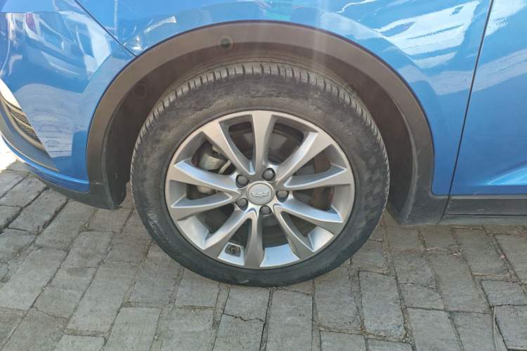 Used Geely Auto Emgrand GS 2016 Elegant Edition 1.3T Manual LingShang Model Left Front Wheel Hub